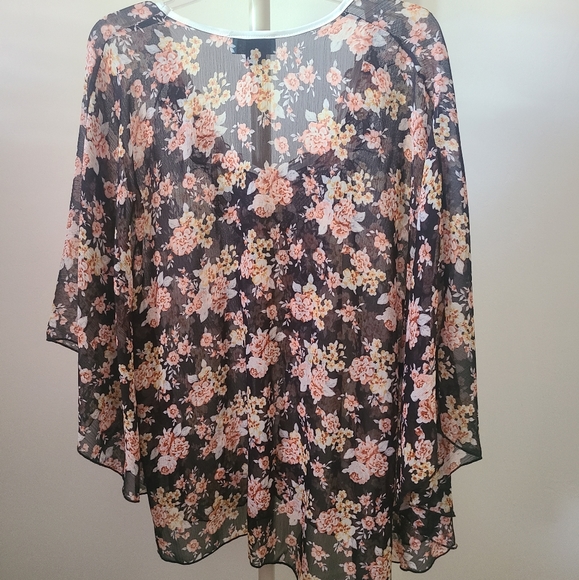 Rodeo Fox floral blouse - Picture 4 of 4